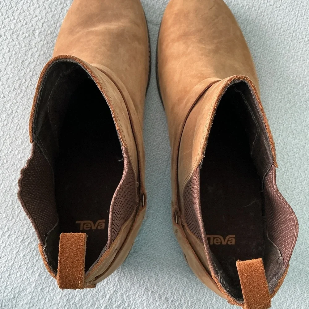 Teva Woman’s Tan Casual Boots - Picture 7 of 7